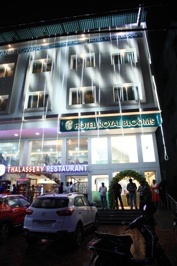 Hotel Royal Blooms Bangalore Exterior foto